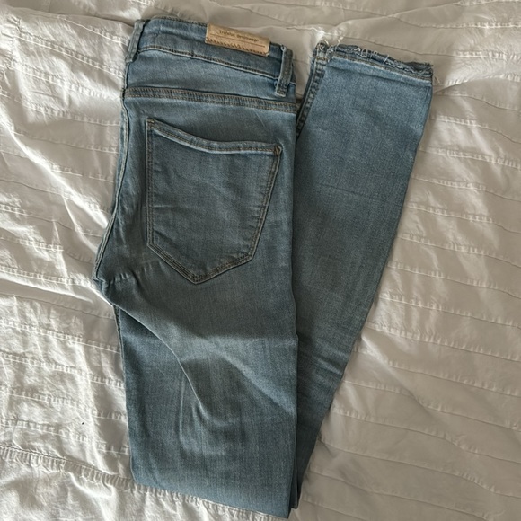 Zara Light Blue Jeans - Picture 2 of 3